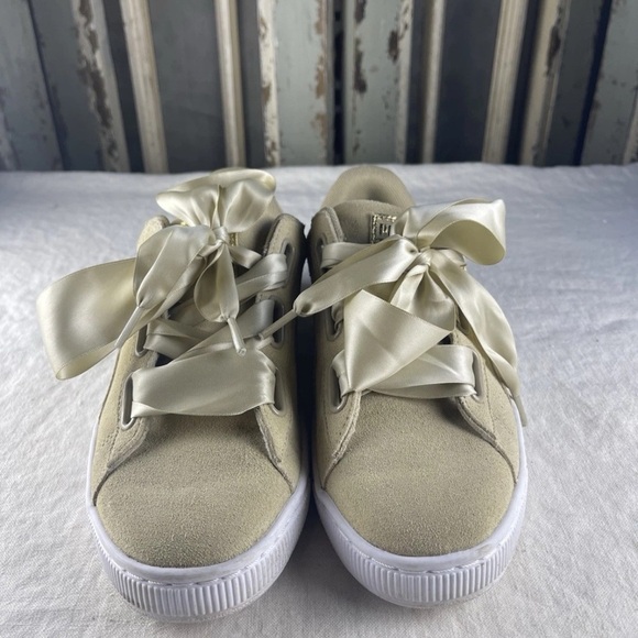 Puma Shoes - Puma Suede Heart Safari WOMEN SIZE 10.5